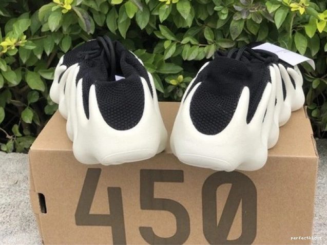 H68049 450 Yeezy Cloud Adidas Black 0815